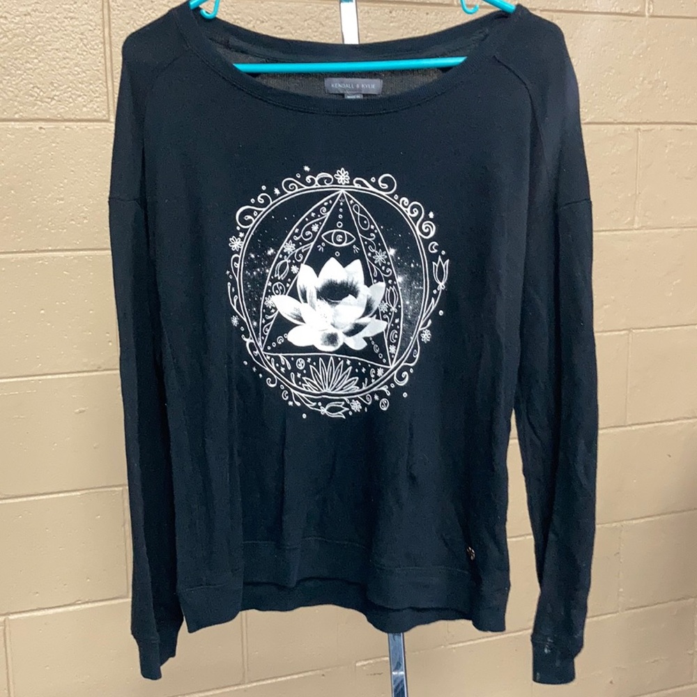 Light weight sweater